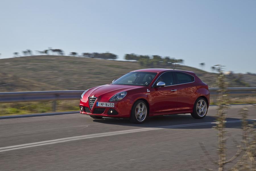  Alfa Romeo Giulietta Quadrifoglio Verde (940) 2010 года  (фото 10 из 48)